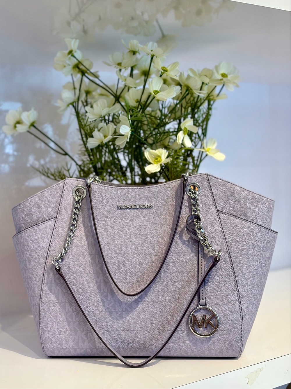 Michael Kors Jet Set Travel LG
Chain Shoulder Tote Bag MK
Lilac - Picture 2 of 11